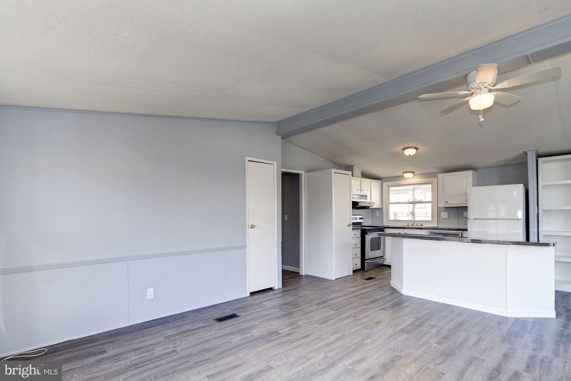 MOUNTAIN BUSH ESTATES - Residential Lease