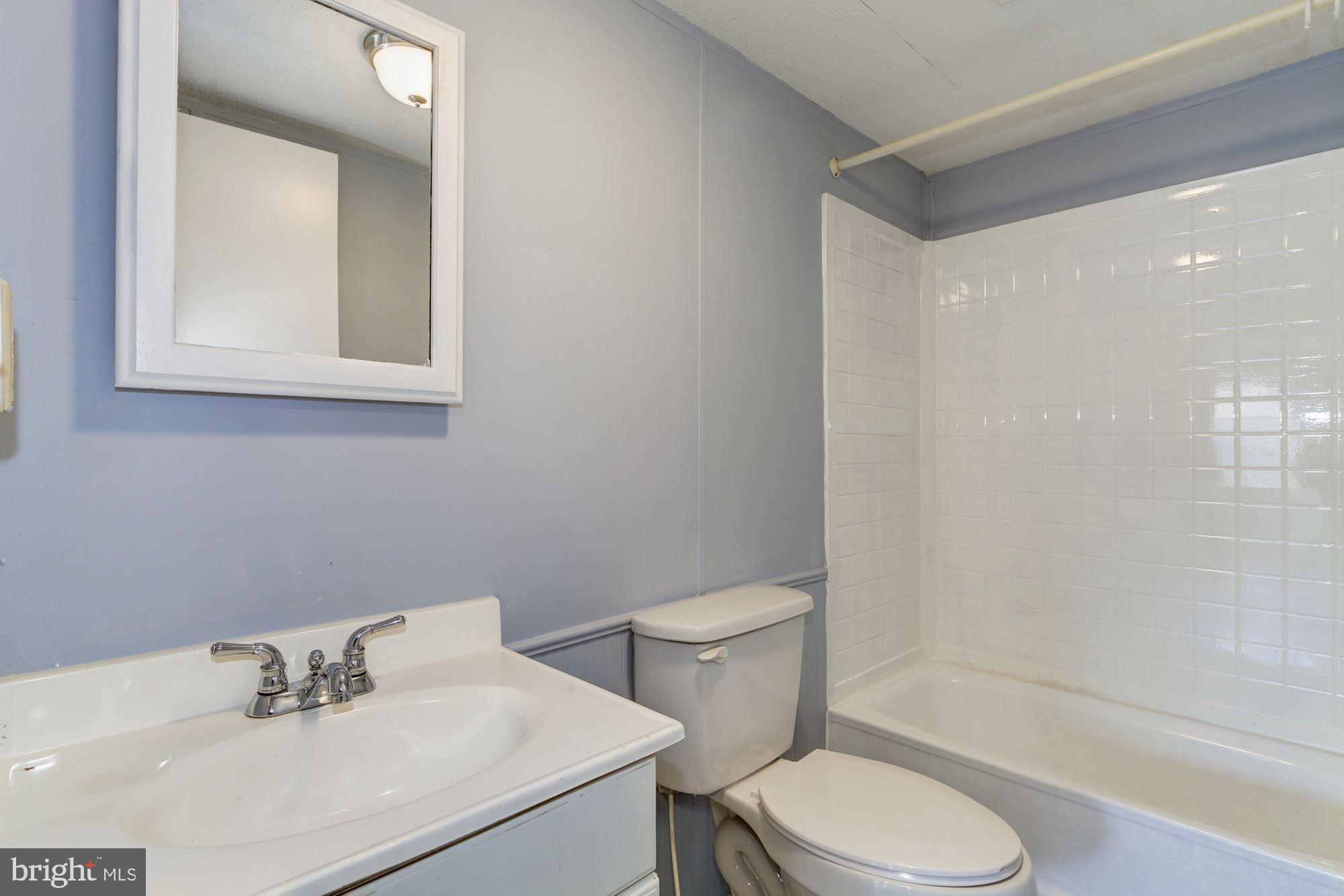 MOUNTAIN BUSH ESTATES - Residential Lease