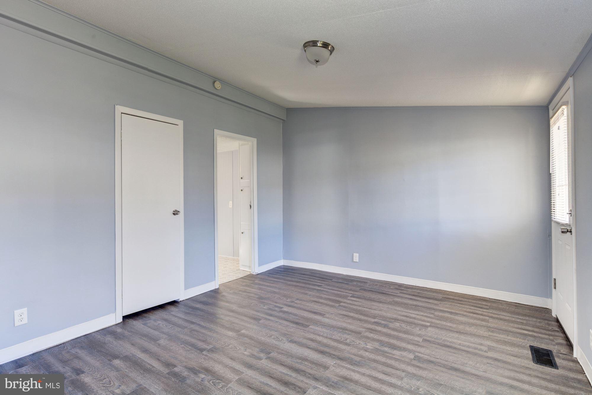 MOUNTAIN BUSH ESTATES - Residential Lease