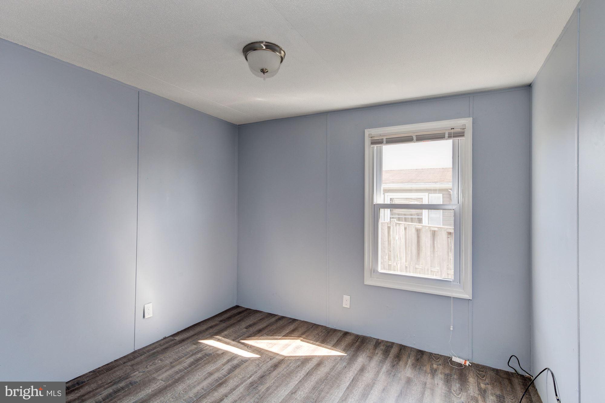 MOUNTAIN BUSH ESTATES - Residential Lease