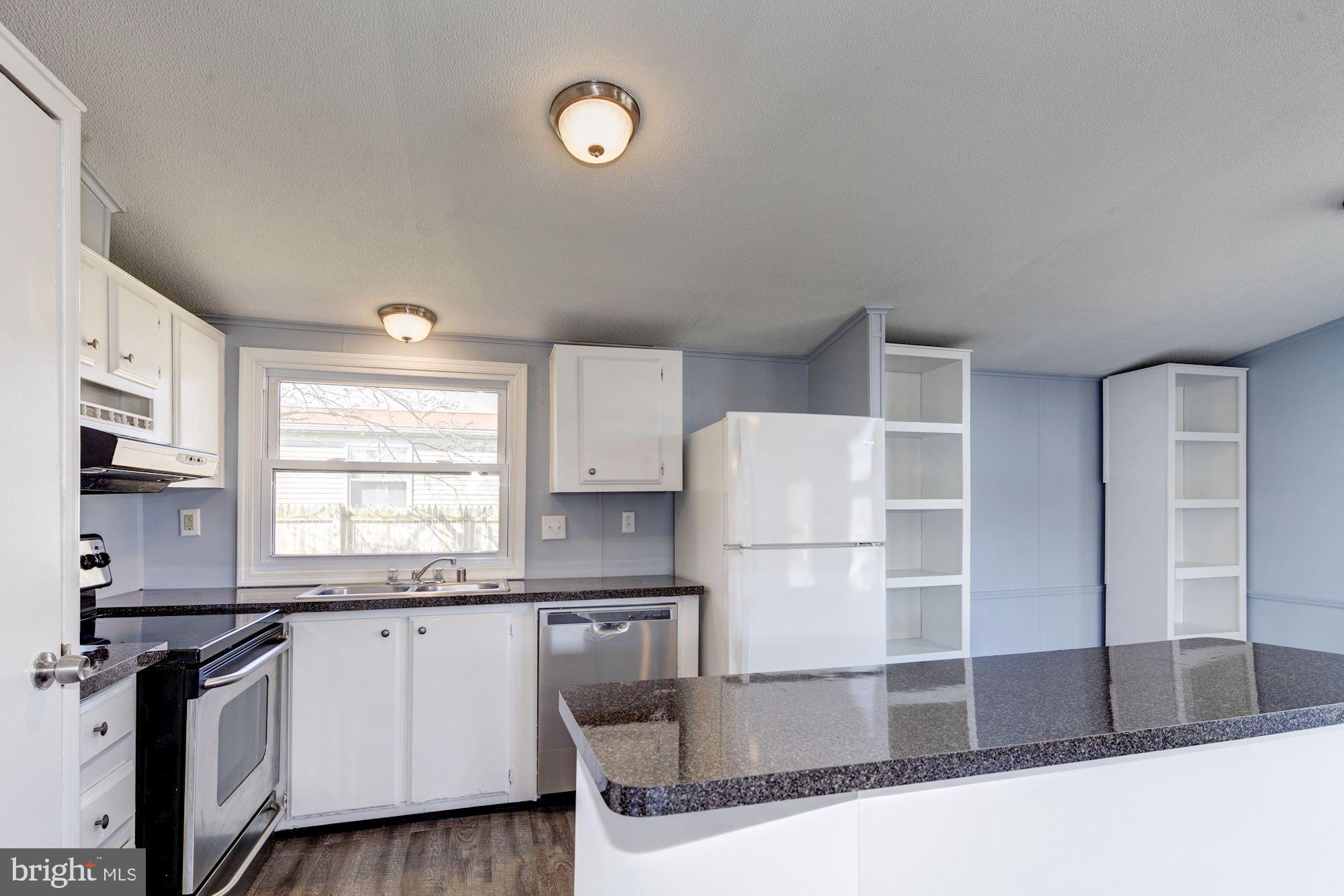 MOUNTAIN BUSH ESTATES - Residential Lease