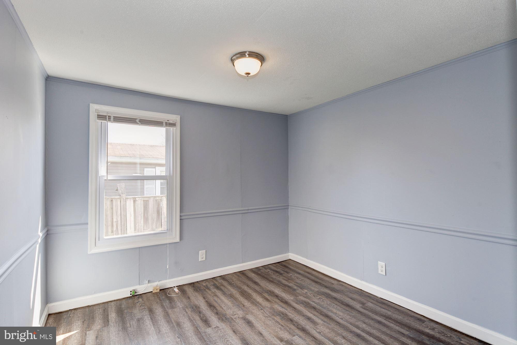 MOUNTAIN BUSH ESTATES - Residential Lease