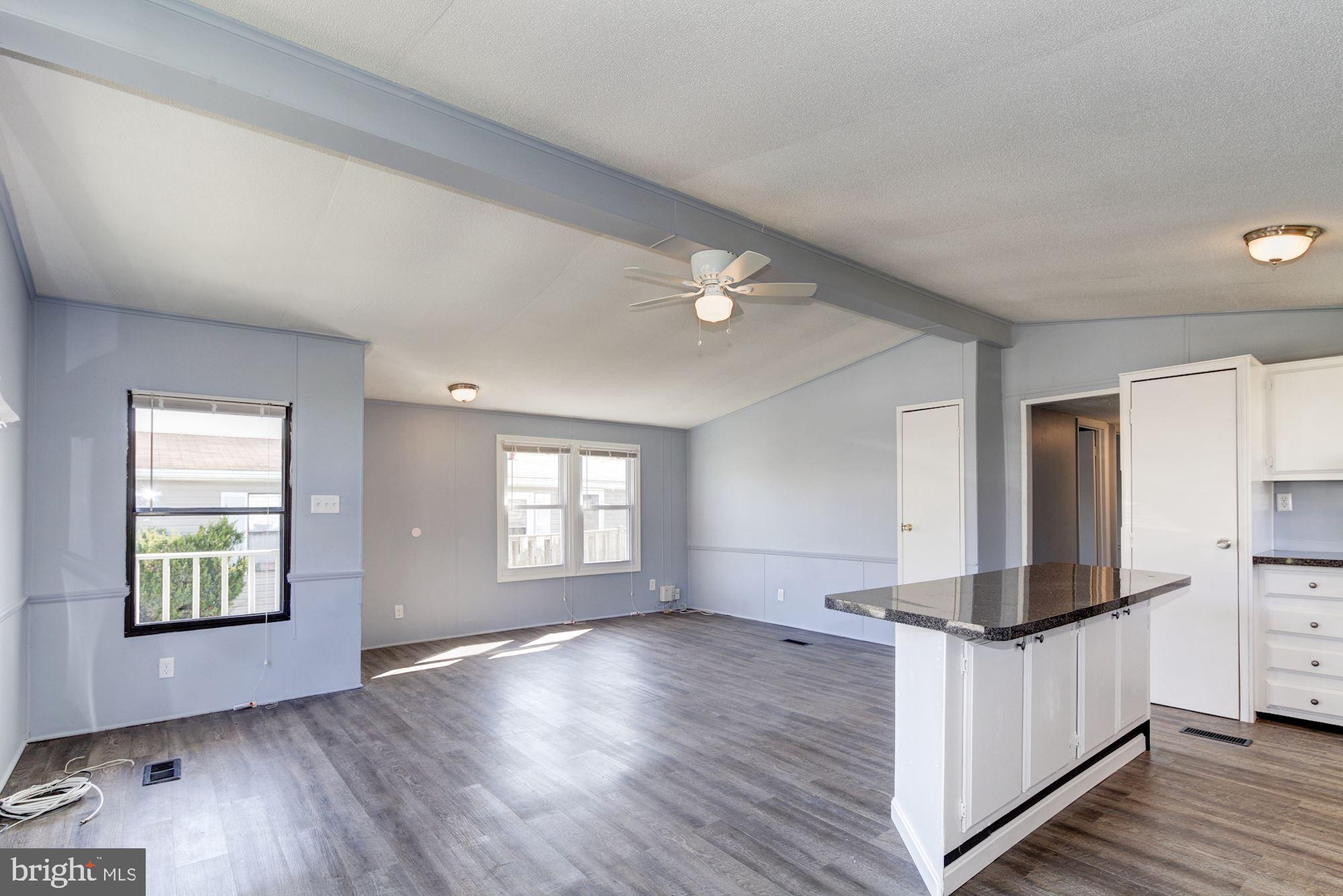 MOUNTAIN BUSH ESTATES - Residential Lease