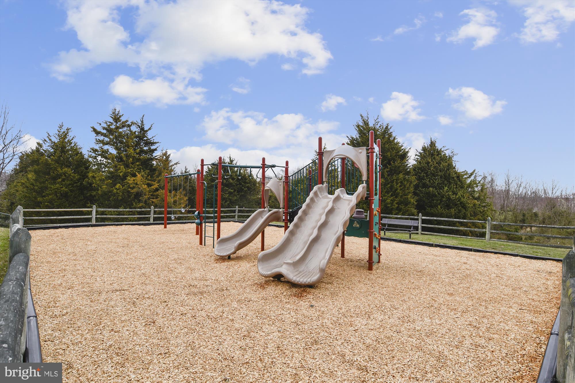 ENGLAND RUN NORTH - Residential