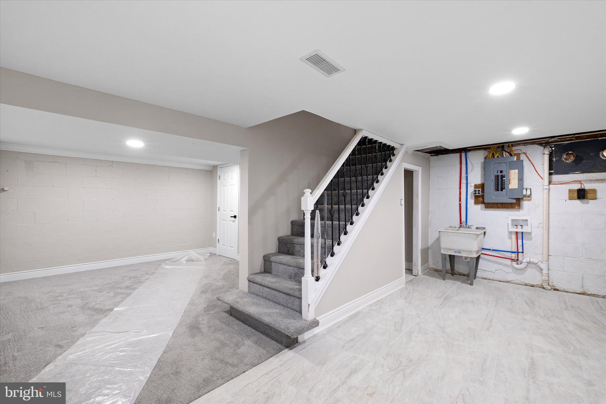 305 N OGLE AVENUE