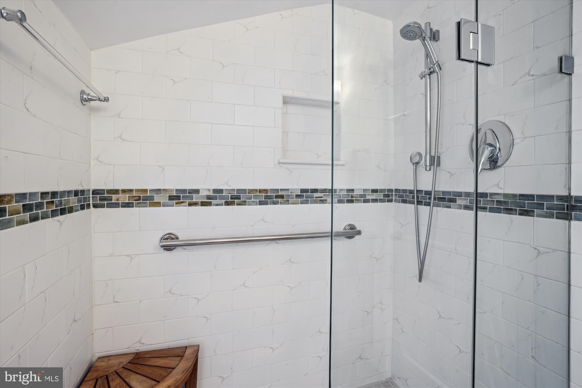 MAPLEWOOD - Residential