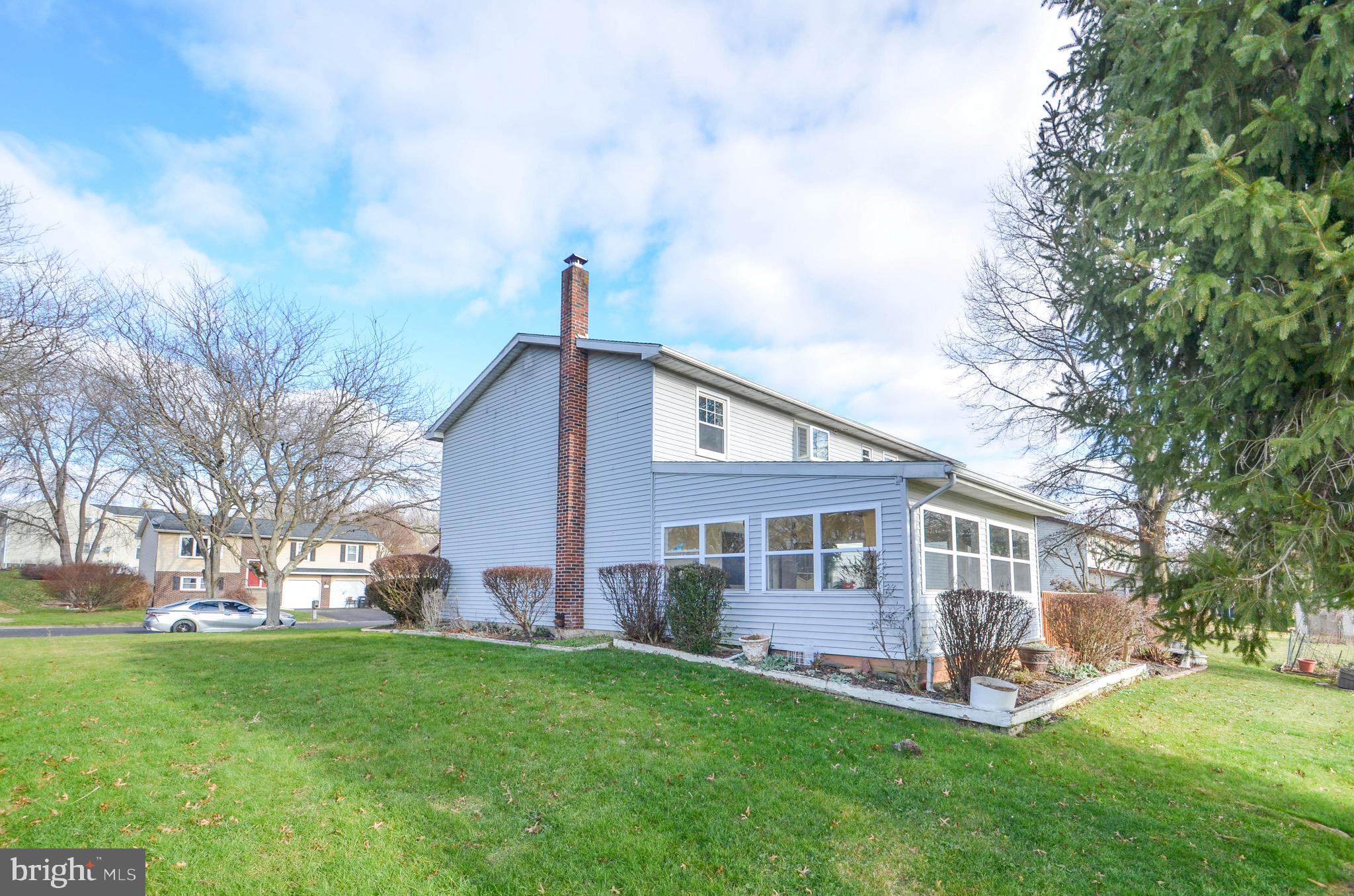 PRESIDENTIAL VILLAGE - Residential