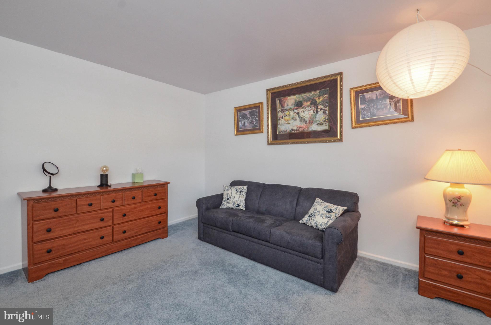 PRESIDENTIAL VILLAGE - Residential