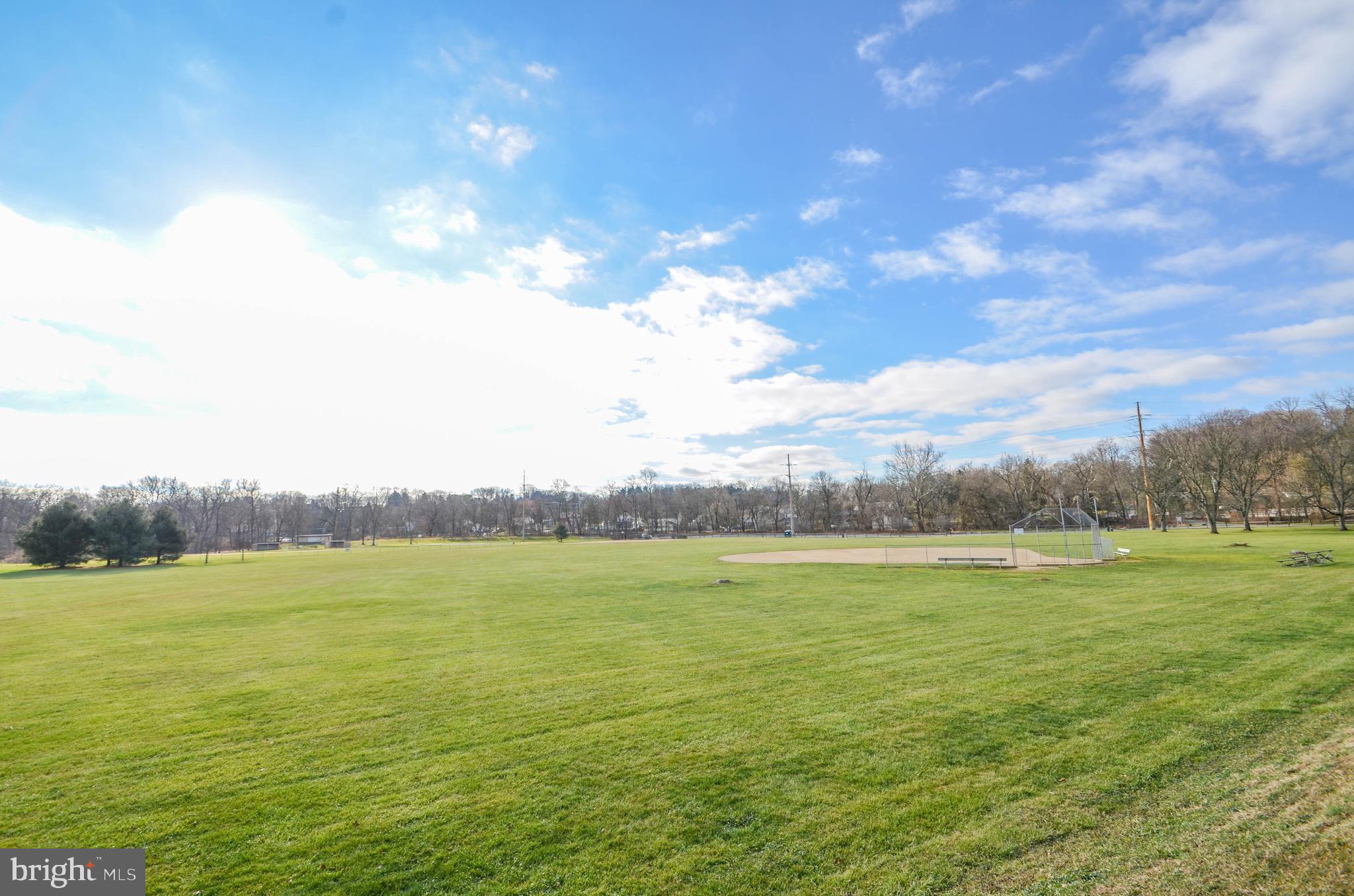 PRESIDENTIAL VILLAGE - Residential