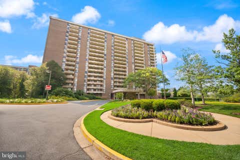 Photo of 1800 Old Meadow Road #1619, MCLEAN, VA 22102 (MLS # VAFX2330768)