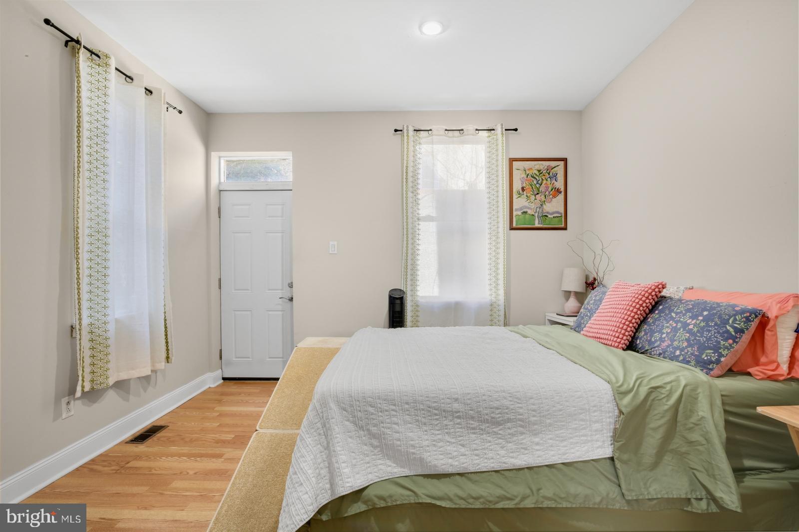 QUEEN VILLAGE - Residential Lease