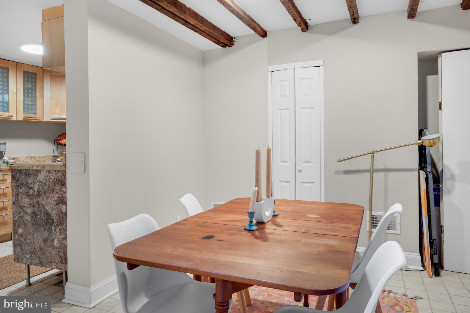 QUEEN VILLAGE - Residential Lease