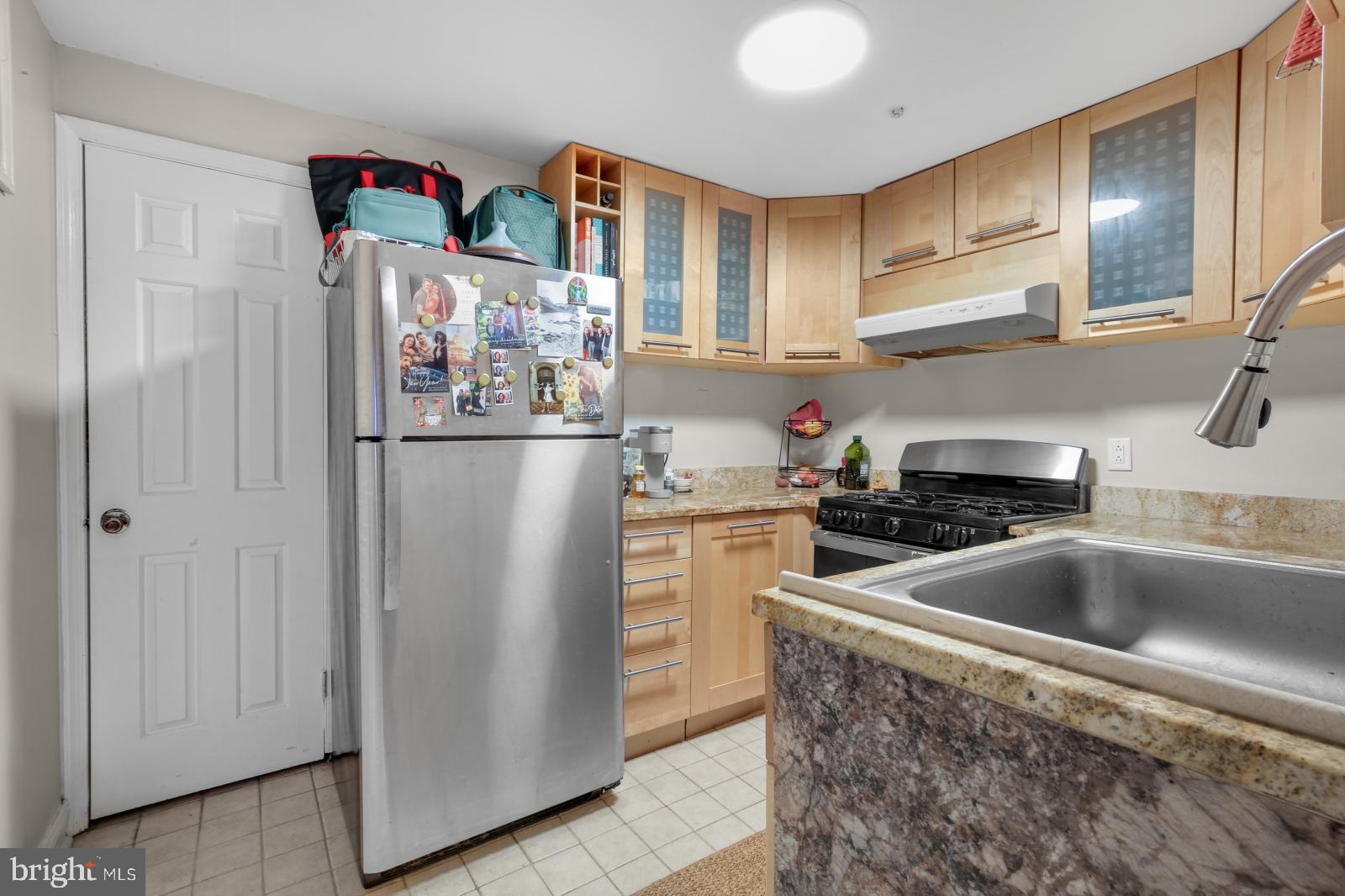 QUEEN VILLAGE - Residential Lease