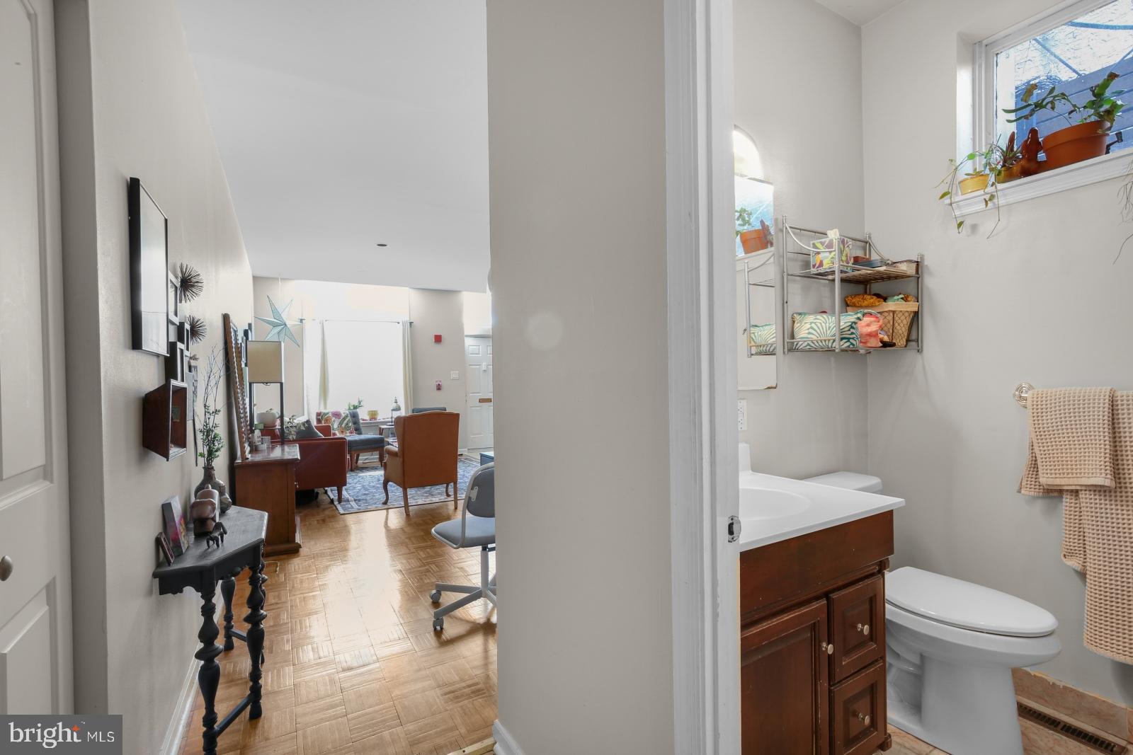 QUEEN VILLAGE - Residential Lease