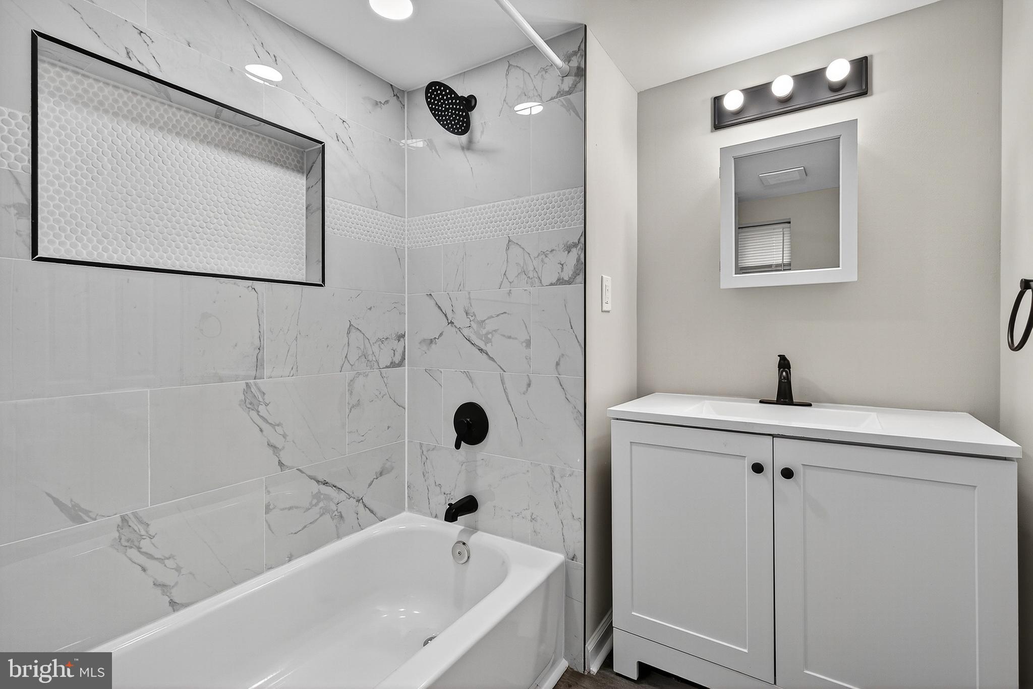 KENILWORTH PARK - Residential