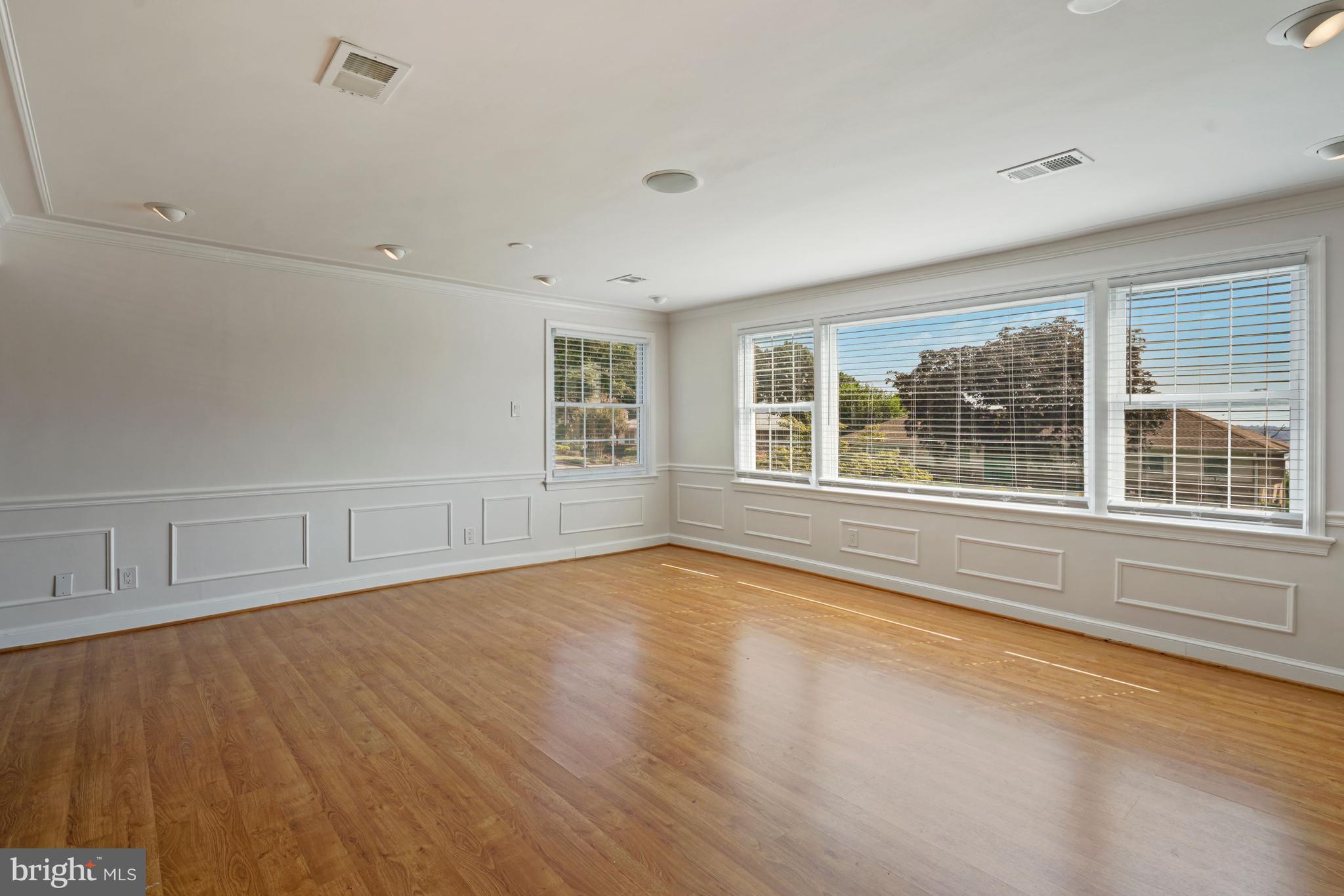 VILLAMAY - Residential Lease