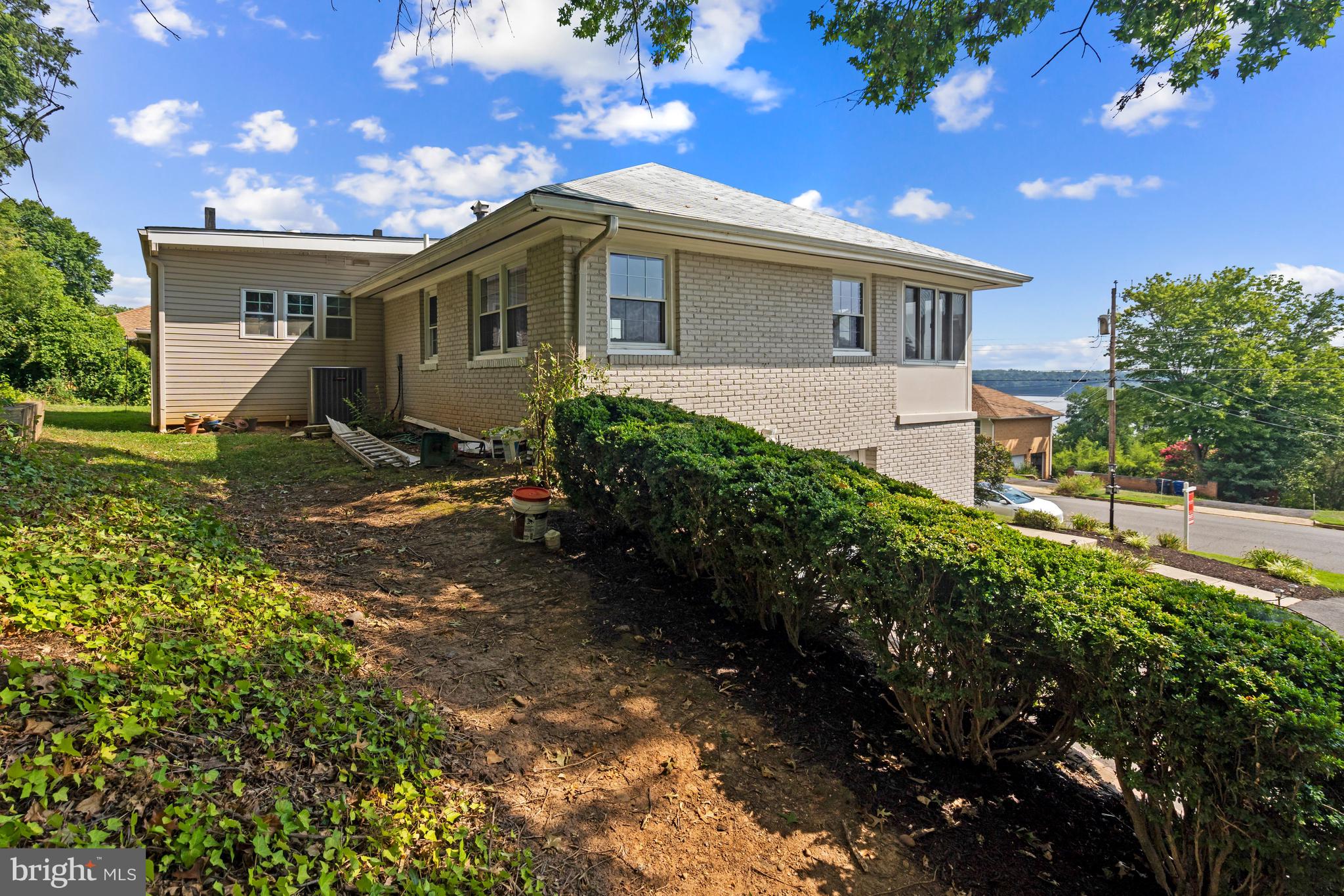 VILLAMAY - Residential Lease