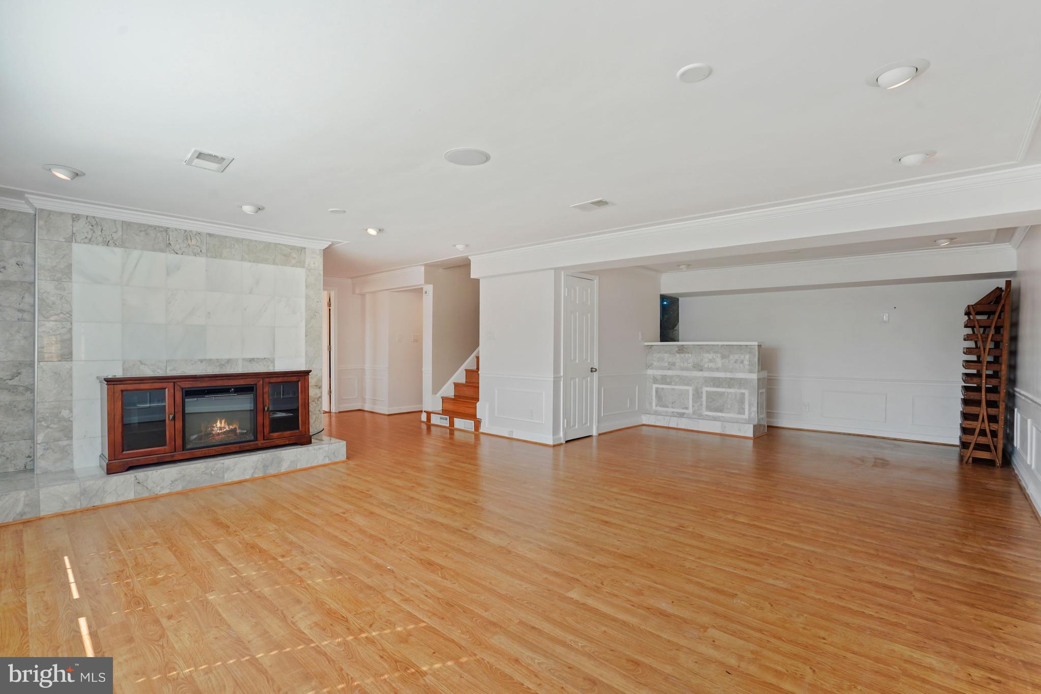 VILLAMAY - Residential Lease