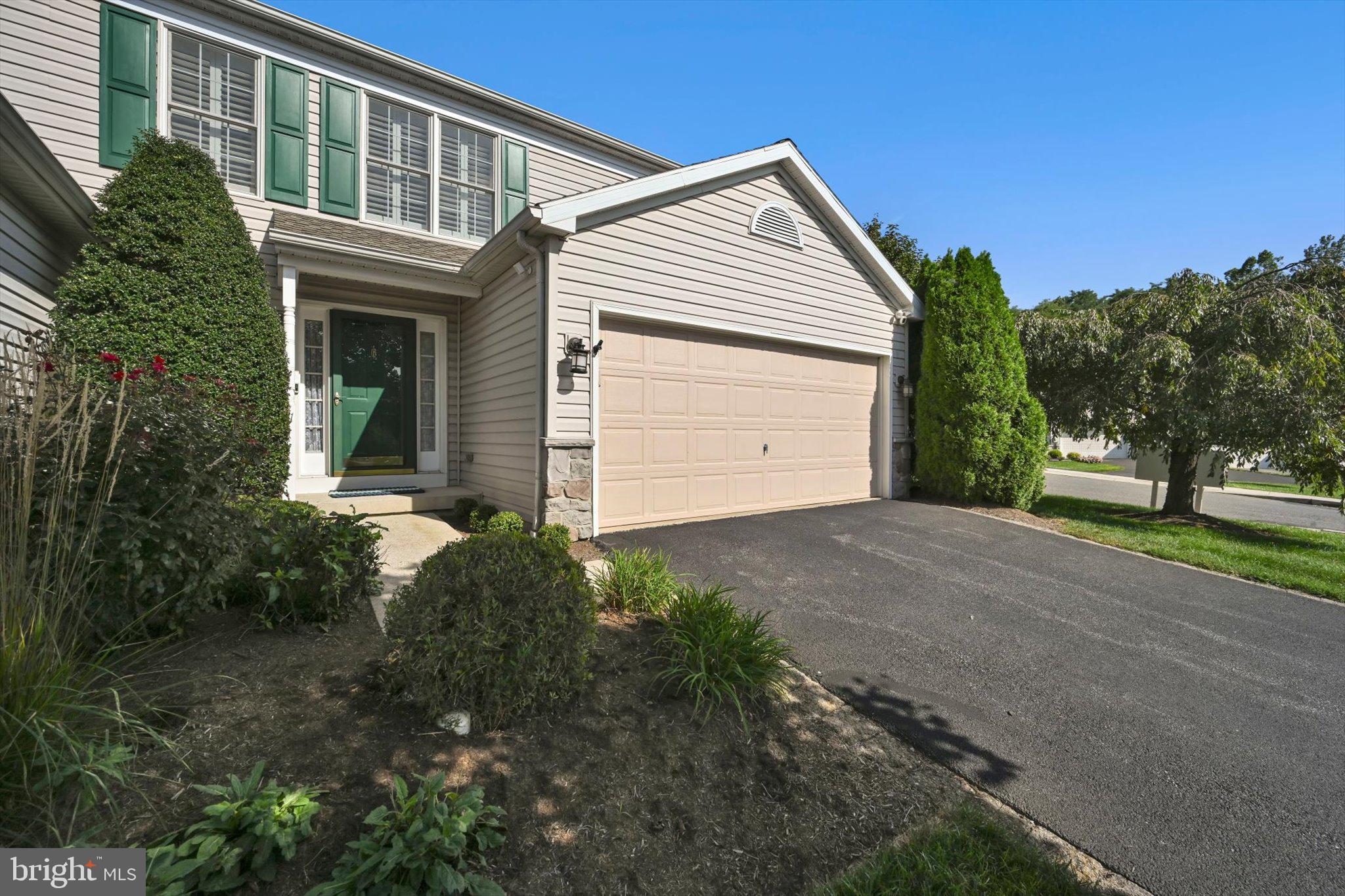 41 CREEKSIDE DRIVE