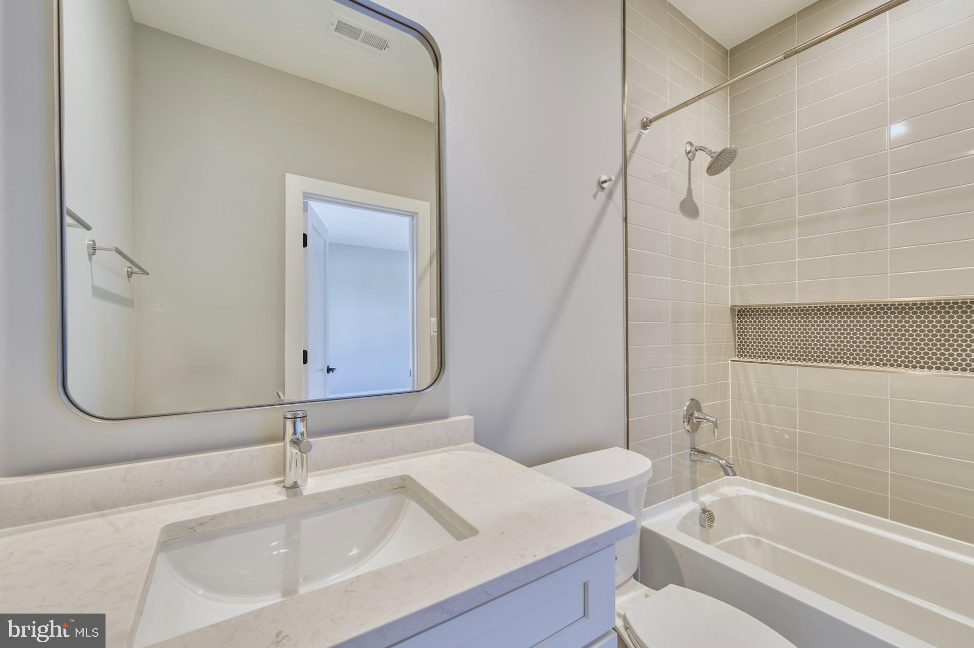 ROSEMONT - Residential