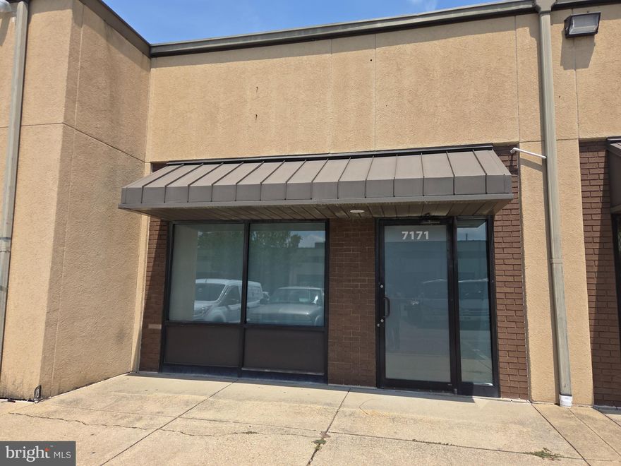 Conveniently located off Old Alexandria Ferry Road near 495 and Andrews Air Force Base. Spacious commercial rental for a great price and with plenty of parking. Renovated Kitchen and Bathroom. Shared space optional.