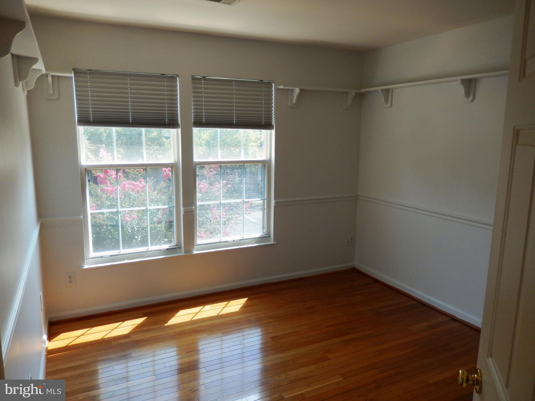 COMPTON VILLAGE - Residential