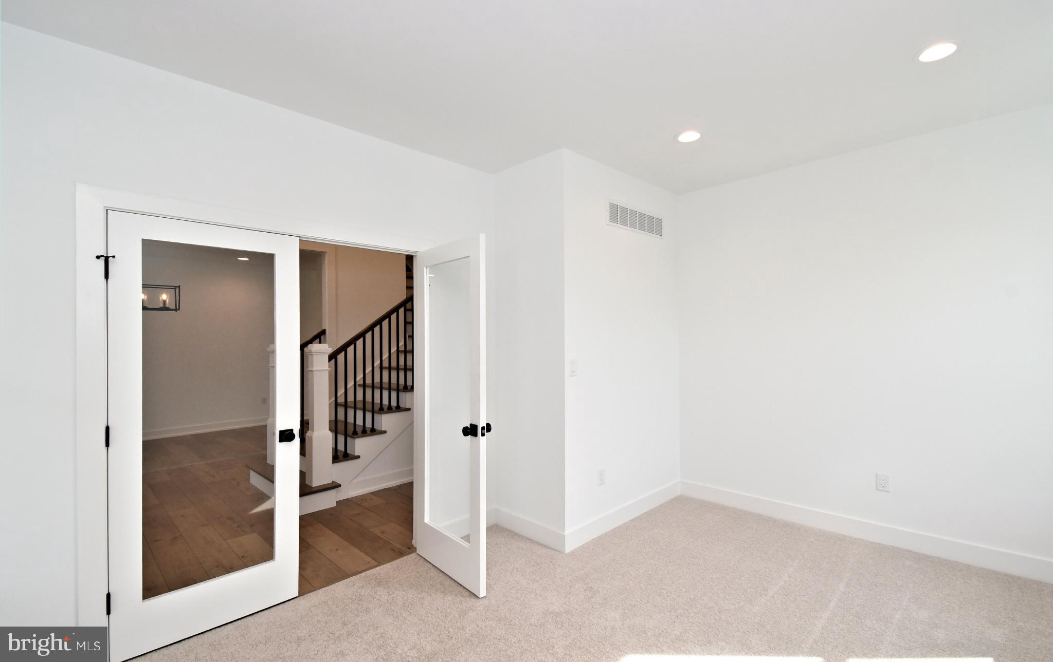 SYCAMORE FARM - Residential