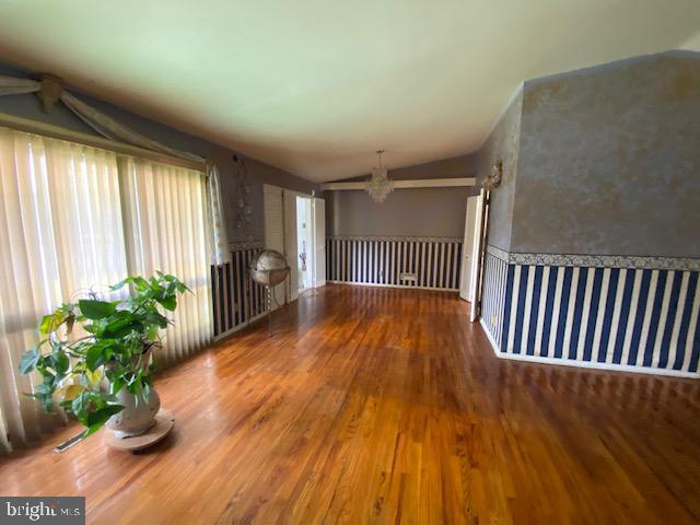 OLD COURT ESTATES - Residential