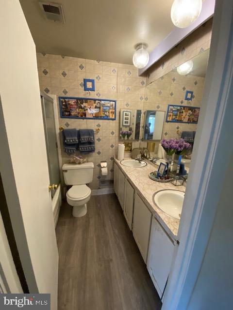 OLD COURT ESTATES - Residential