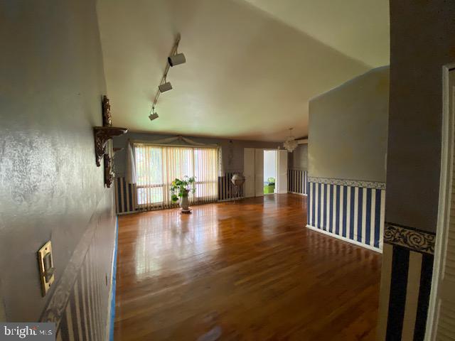 OLD COURT ESTATES - Residential