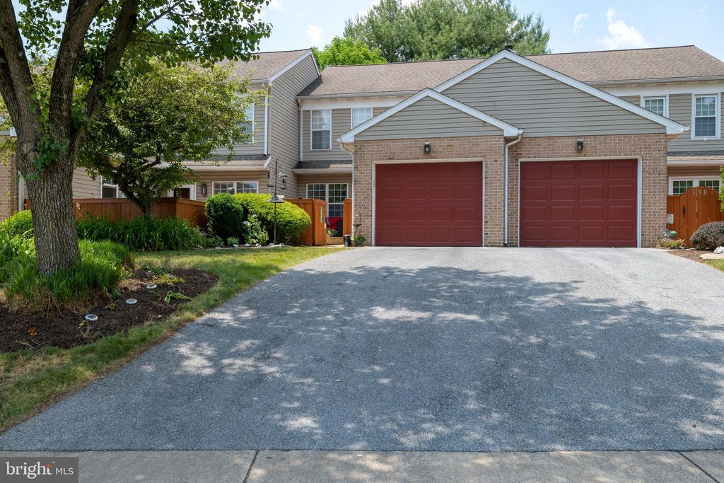 Photo of 136 PINNACLE POINT DR, LANCASTER, PA 17601 (MLS # PALA2035668)