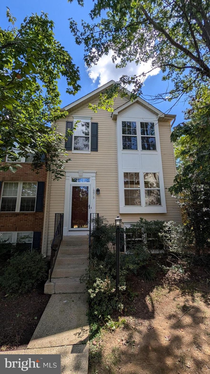 Updated University Center end unit townhouse with 4 bedrooms and 3.5 baths. Quiet secluded location,
but still very close to One Loudoun, the George Washington University and other amenities. New roof in
summer 2025, refinished hardwoods on main level, all new carpet in the basement and second floor, new
composite deck off kitchen, a new HVAC system installed in 2021, and freshly painted inside and out. The
house is walking distance to Bles Park with access to the Potomac River, walking trails, and sports
facilities. University Center HOA also includes pool and tennis court access in the neighborhood. The
house has three bedrooms and two baths on the second floor and an additional bedroom and full bathroom in the basement. The main floor has a half bath as well. The primary bedroom has a walk in closet. The finished basement has an extra living area with a bump out and wood burning fireplace.