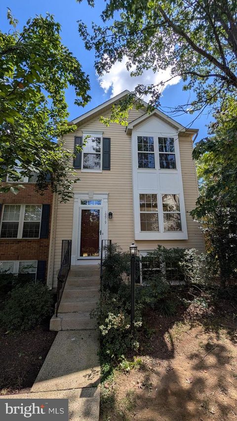 19919 RIDGECREST SQUARE ASHBURN VA 20147