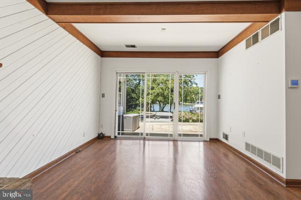 FAIR OAKS ON THE MAGOTHY - Residential
