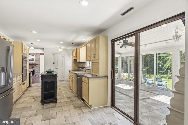 FAIR OAKS ON THE MAGOTHY - Residential