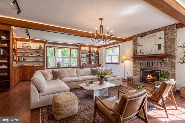 FAIR OAKS ON THE MAGOTHY - Residential