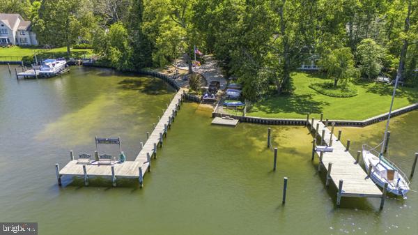 FAIR OAKS ON THE MAGOTHY - Residential