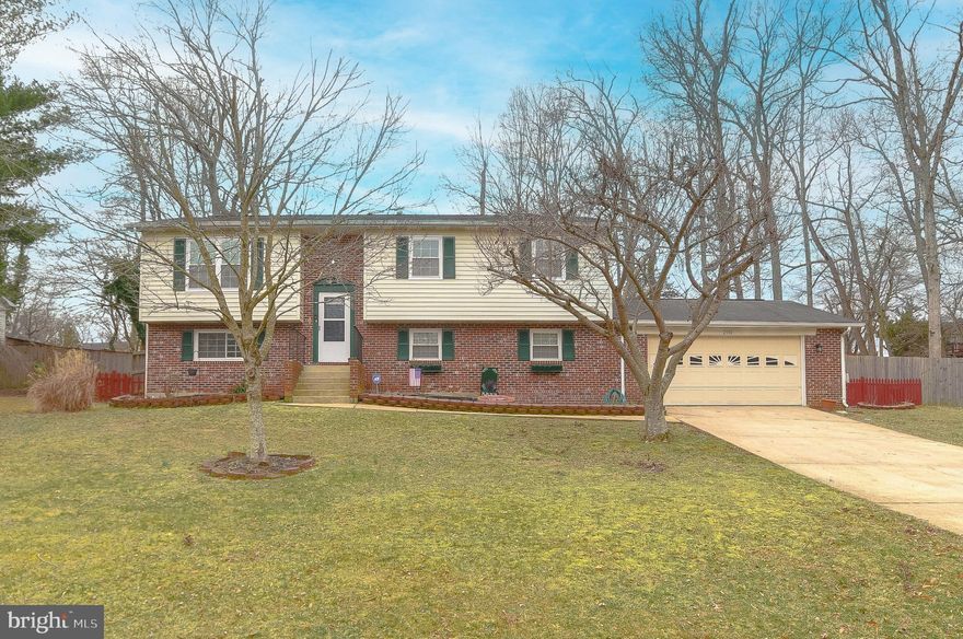 *** Highest and Best DUE Monday Febuary 20th, 2023 at NOON***
Freshly painted and new carpet upstairs makes this 4 bedroom, 3 bath home a blank slate to finish as you please. Located on a dead-end street and close to many amenities. The home boasts a large deck overlooking the spacious, fenced-in backyard. The main bedroom has an en-suite bath and walk-in closet. The walkout basement includes a rec room, large bedroom, full bath, laundry room, and room for storage. The oversized garage has room for 2 cars, plus more!