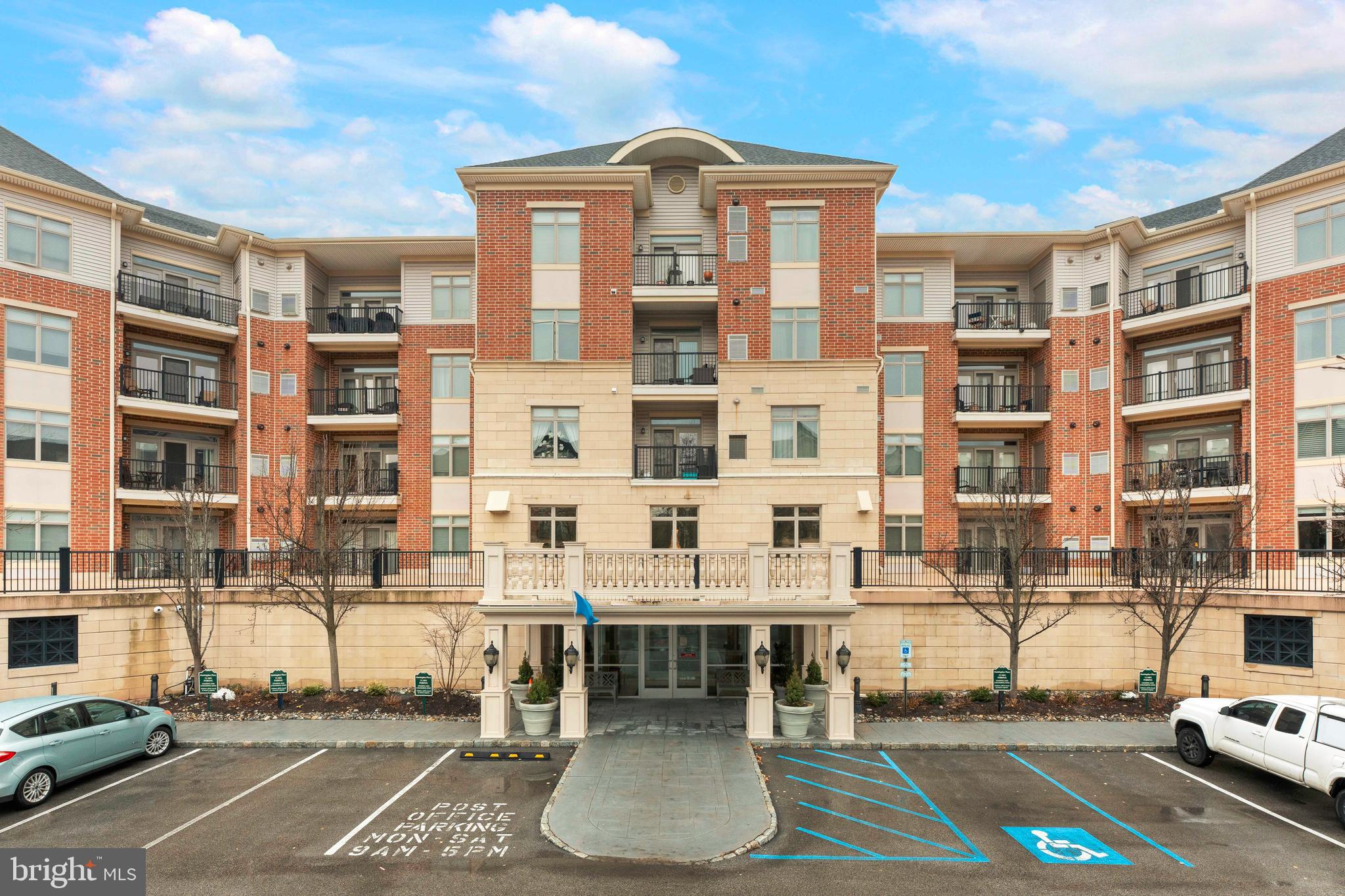 HUNTINGDON PLACE - Residential