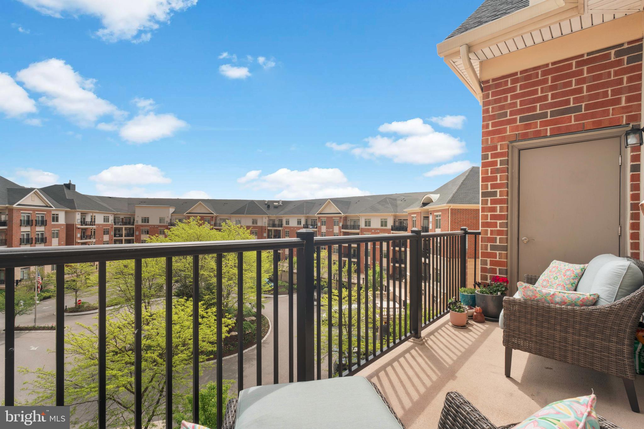 HUNTINGDON PLACE - Residential