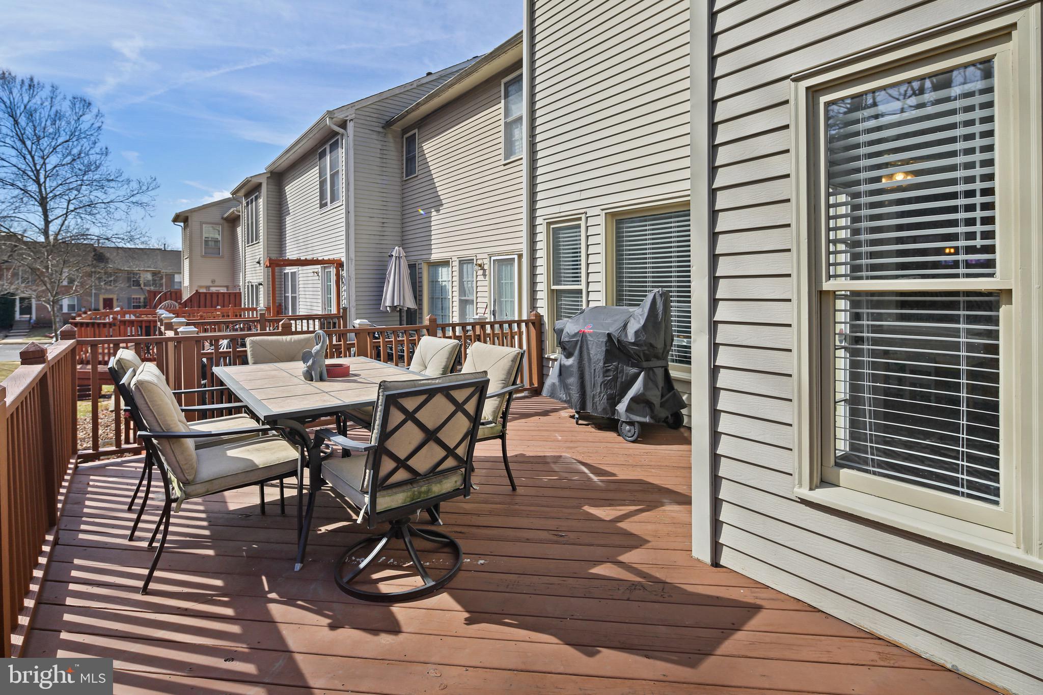 RUSSETT - Residential