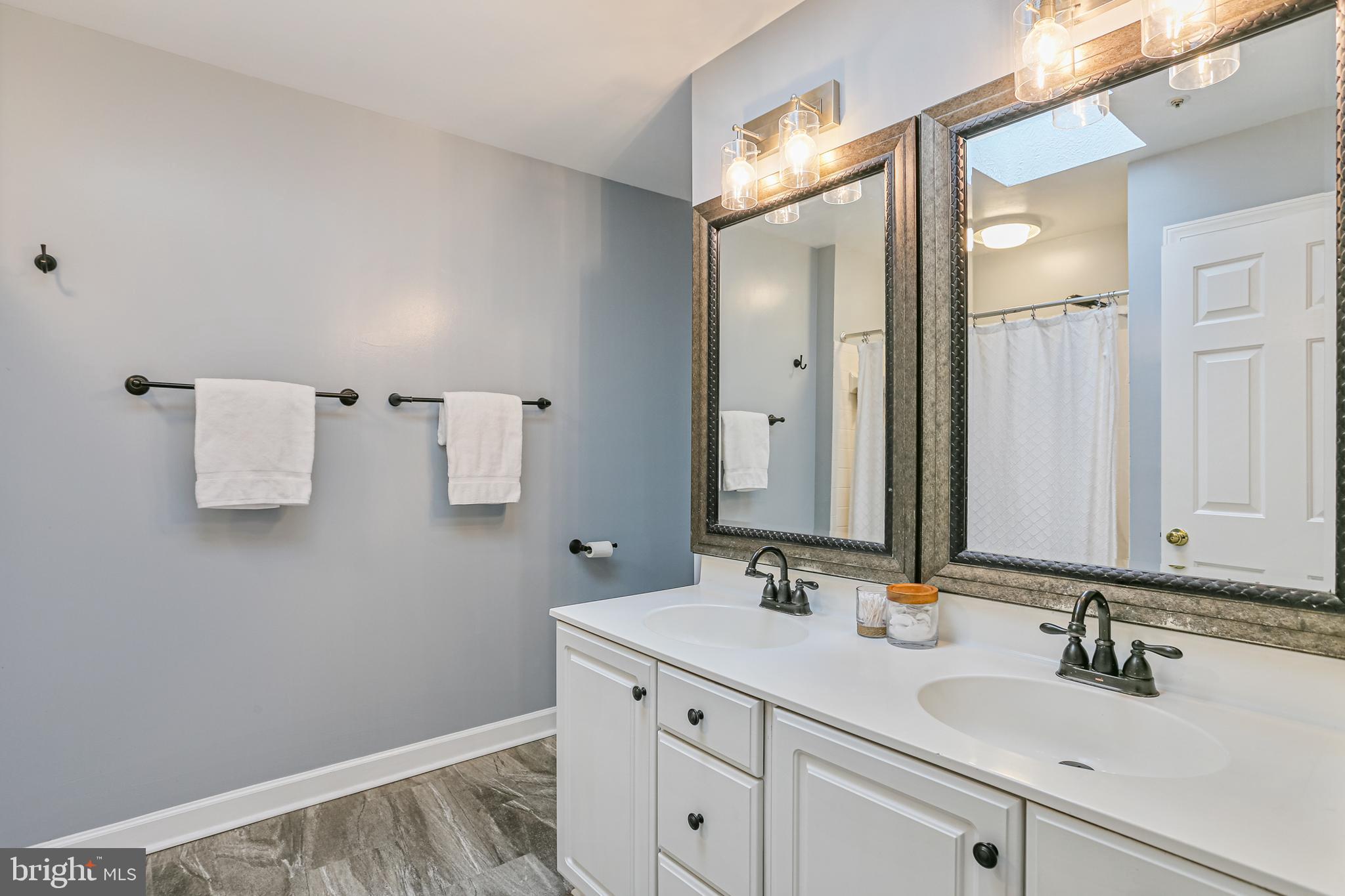 RUSSETT - Residential