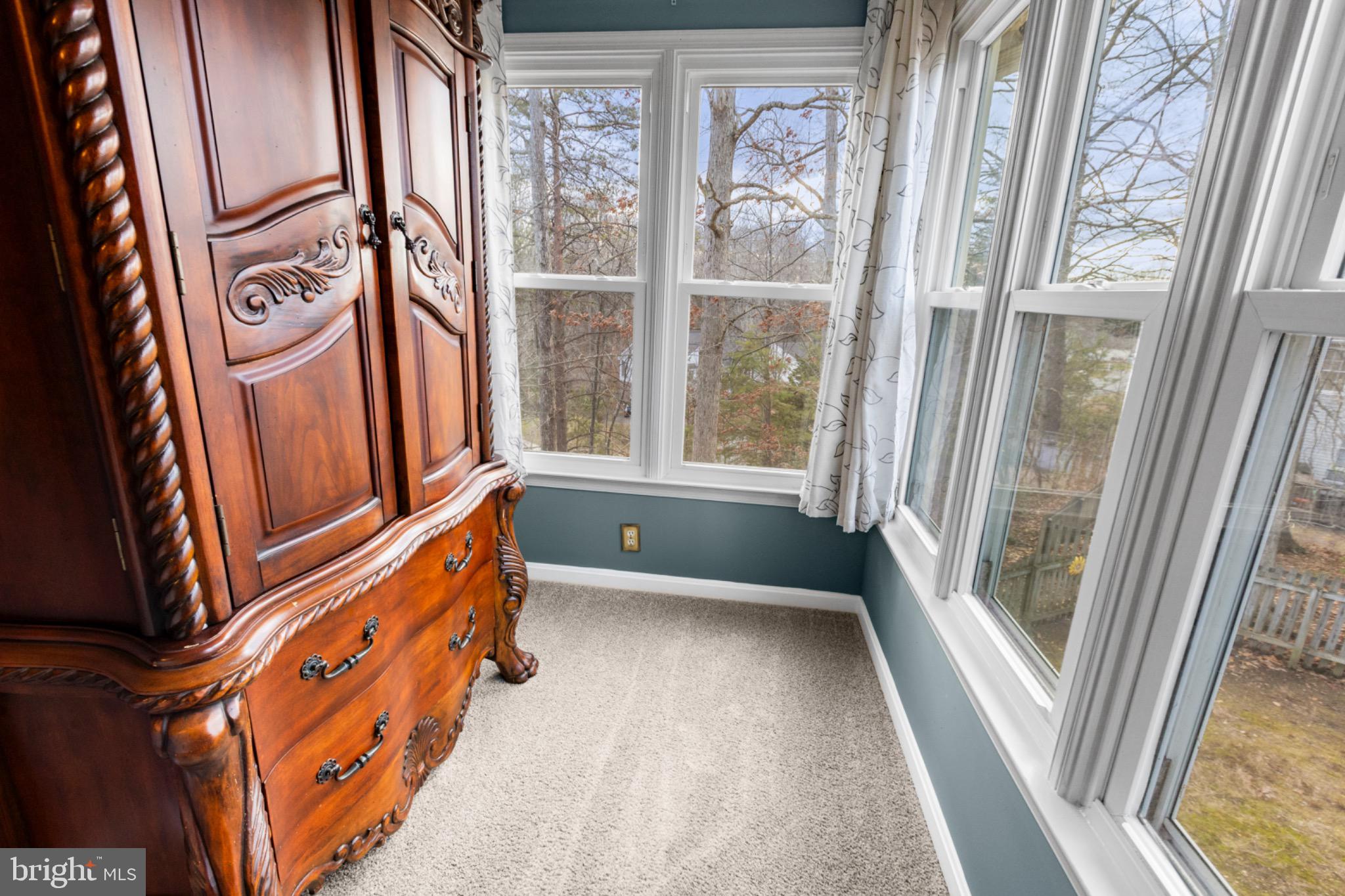 RIDGE POINTE - Residential