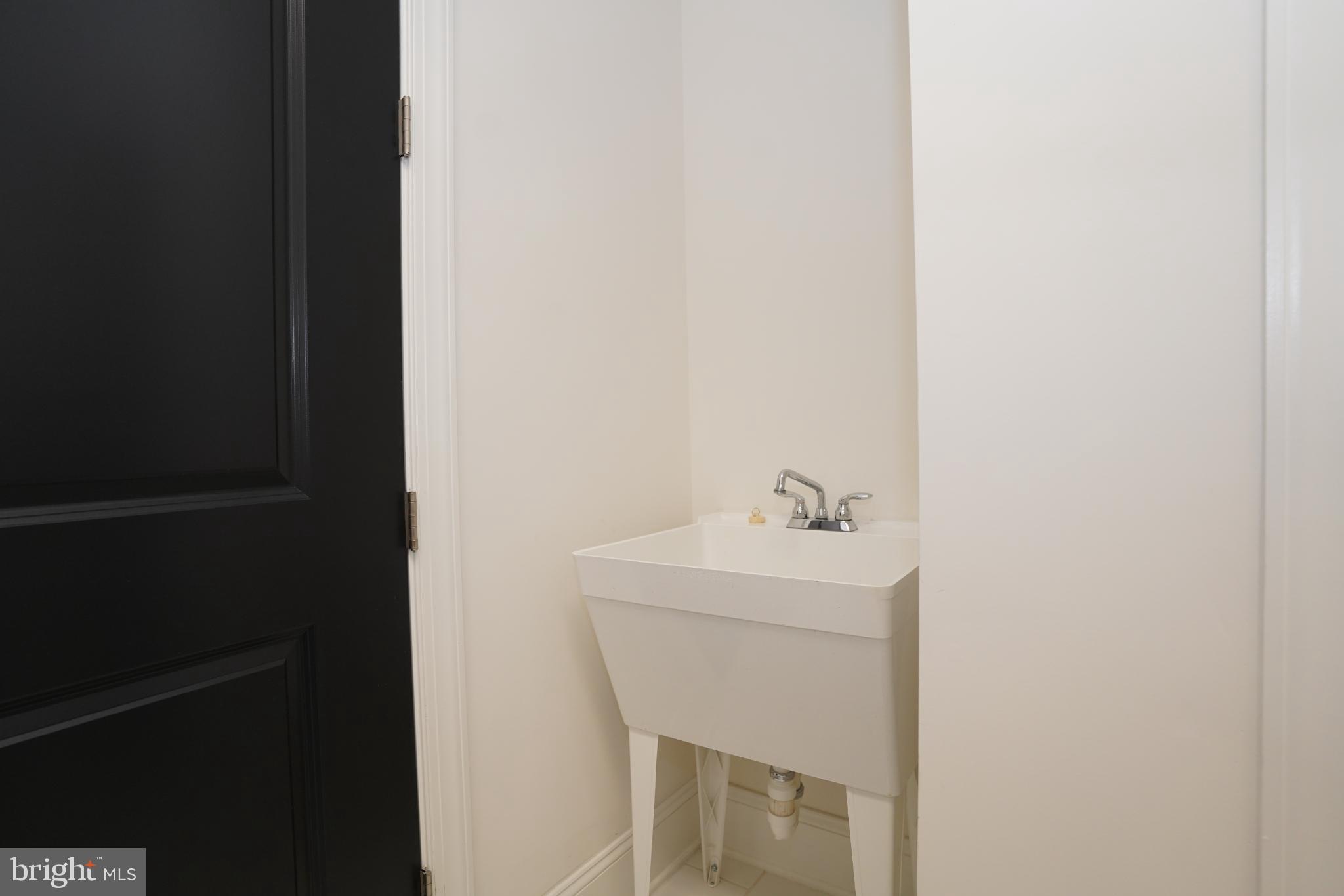 ONE LOUDOUN - Residential Lease