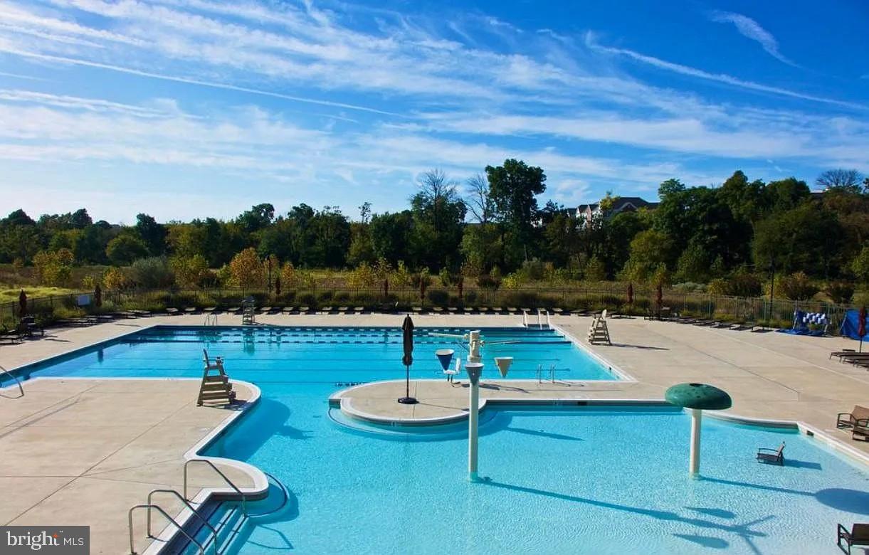 ONE LOUDOUN - Residential Lease