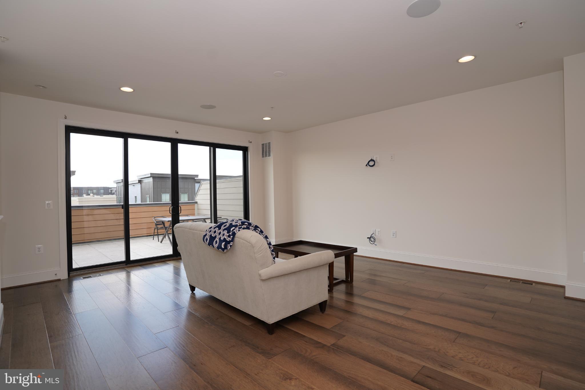 ONE LOUDOUN - Residential Lease