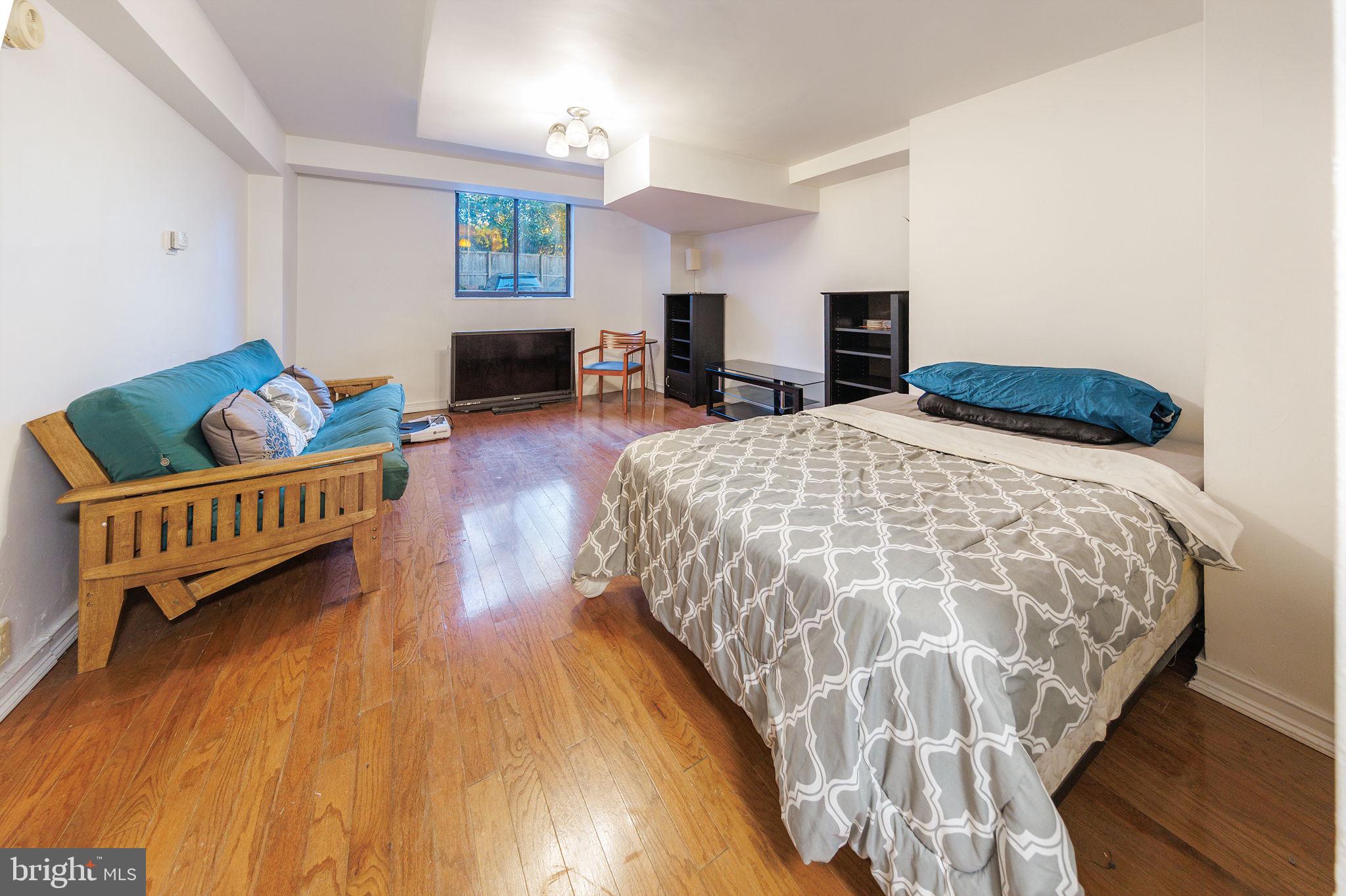 3315 WISCONSIN AVENUE NW B1