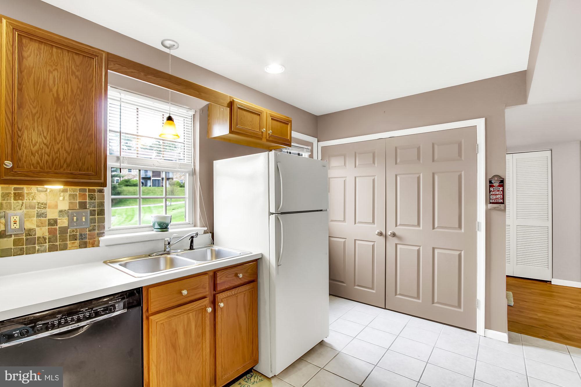 CROWN POINTE CONDOMINIUMS - Residential