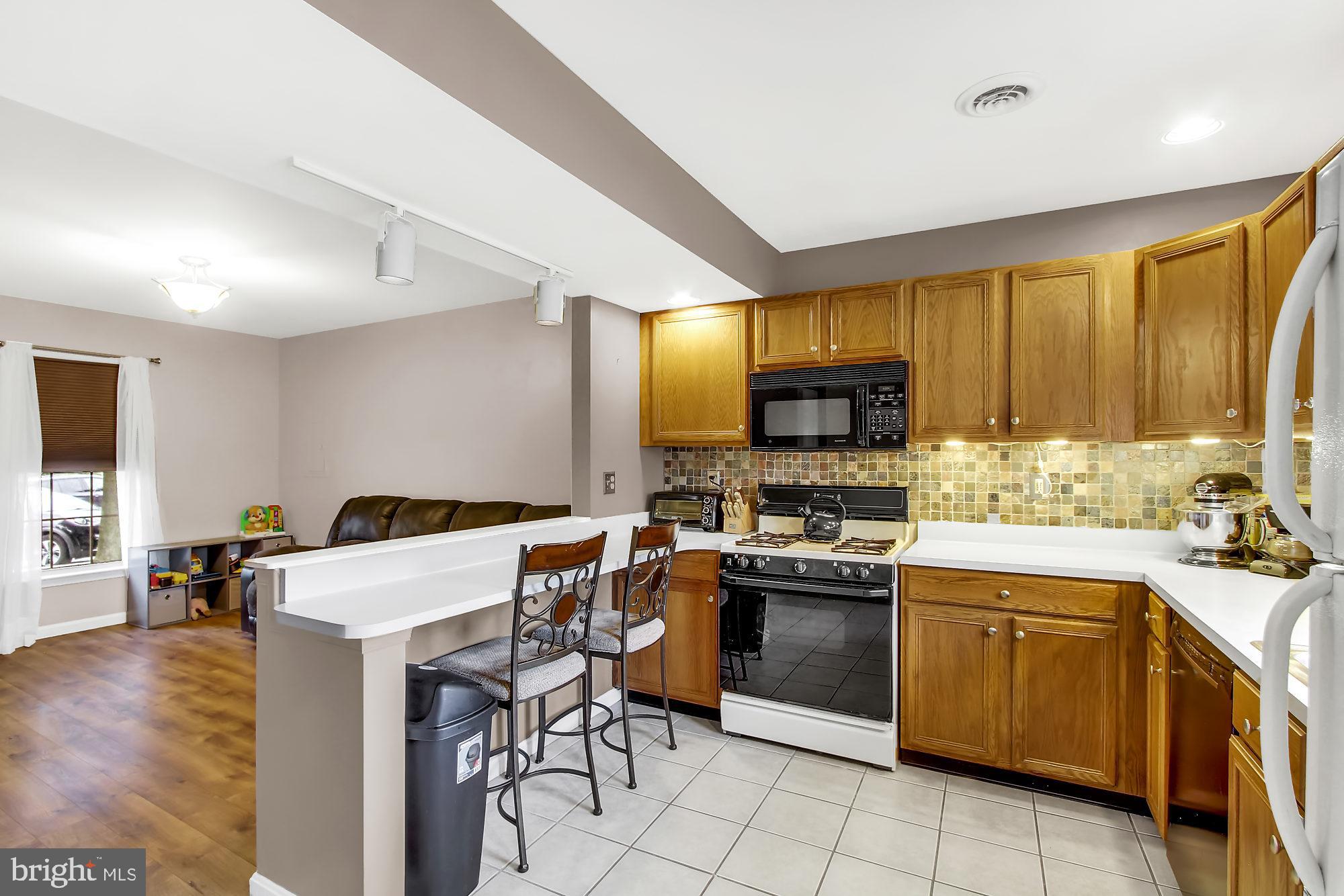 CROWN POINTE CONDOMINIUMS - Residential