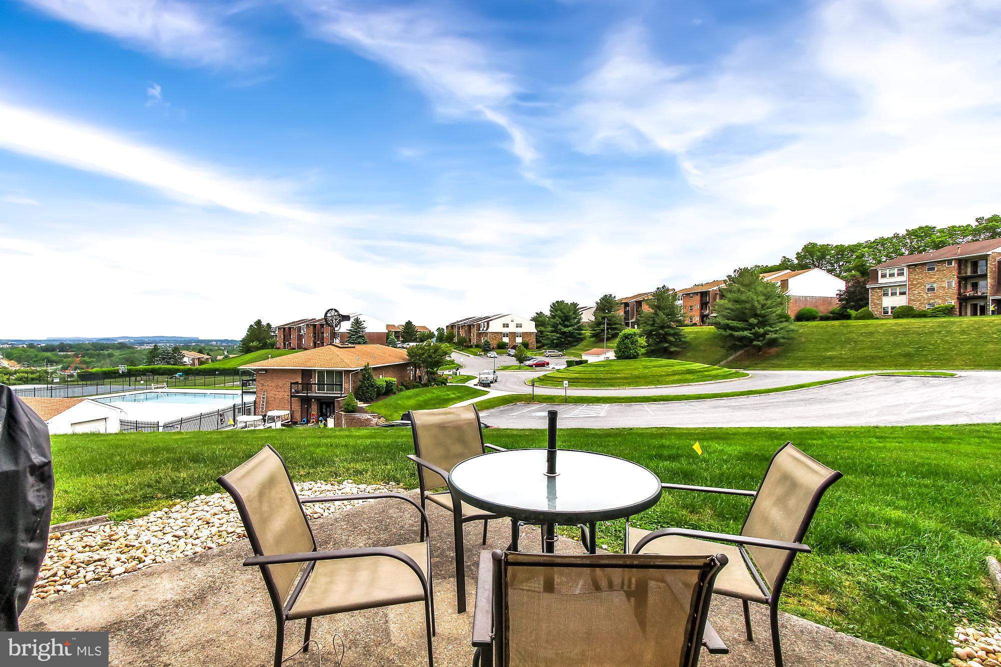 CROWN POINTE CONDOMINIUMS - Residential